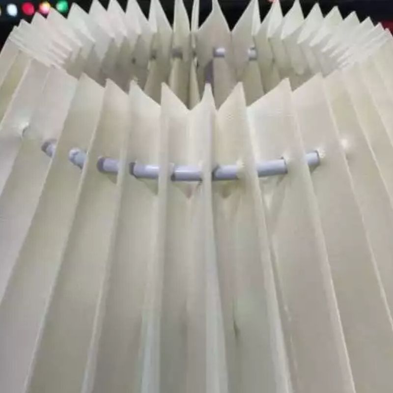 Luminária de Pedestal com Cúpula e Ajuste Articulado