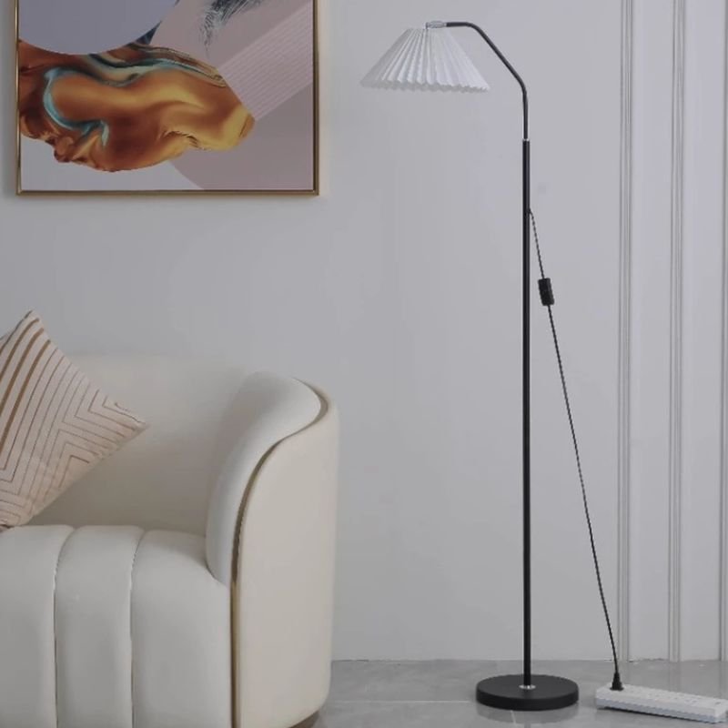 Luminária de Pedestal com Cúpula e Ajuste Articulado