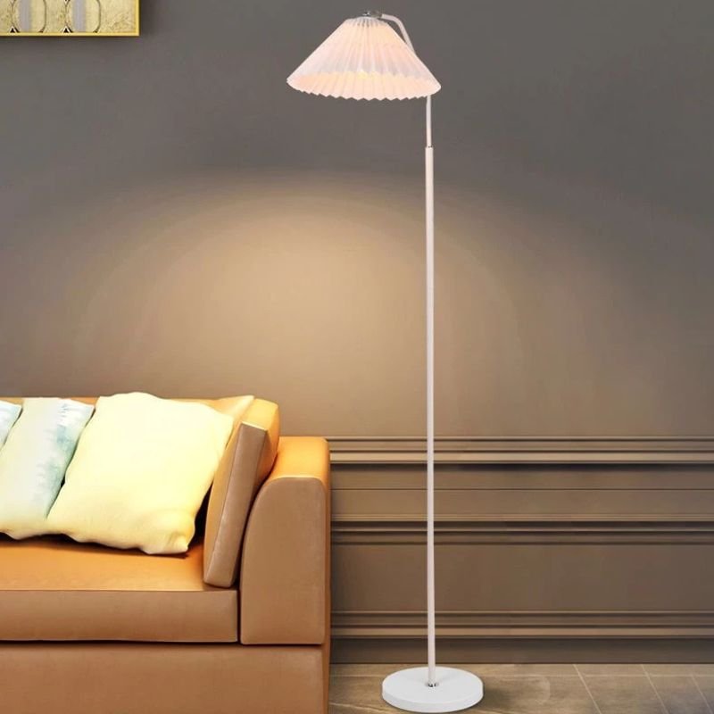 Luminária de Pedestal com Cúpula e Ajuste Articulado