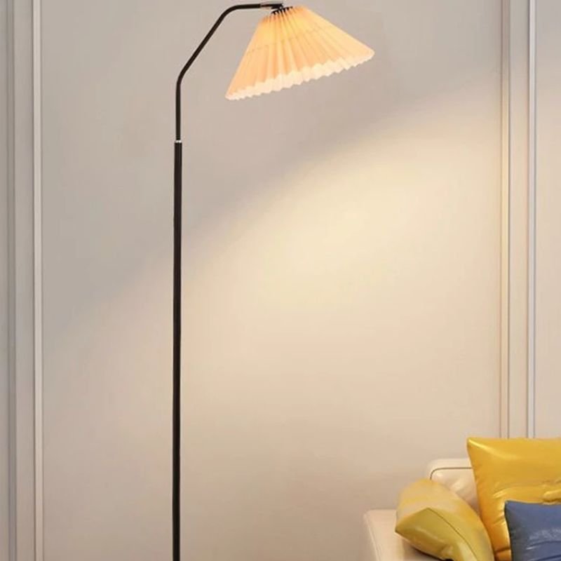 Luminária de Pedestal com Cúpula e Ajuste Articulado