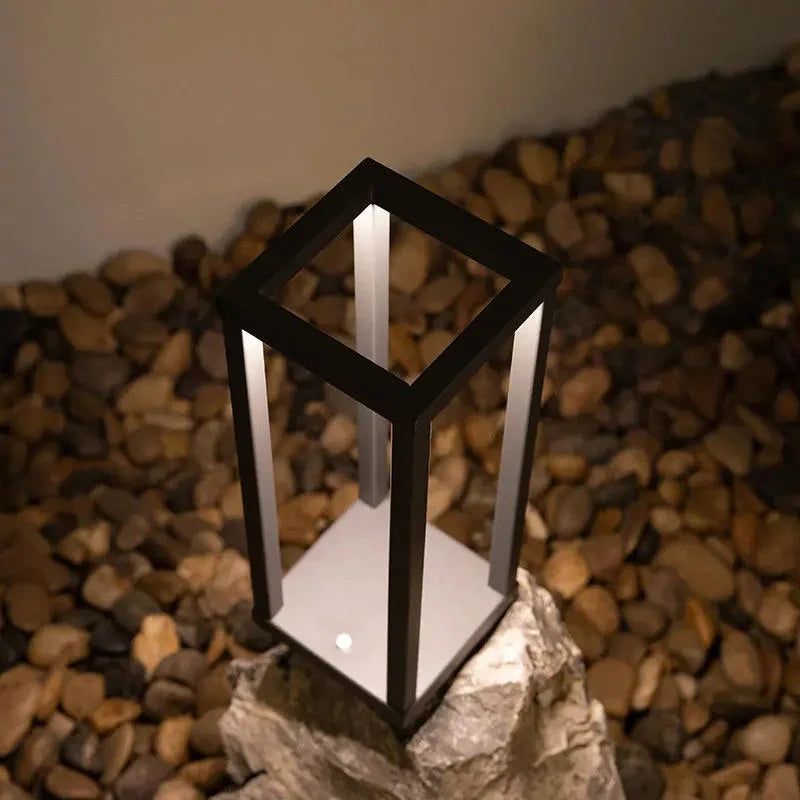 Luminária LED Sem Fio com Toque e Bateria Recarregável