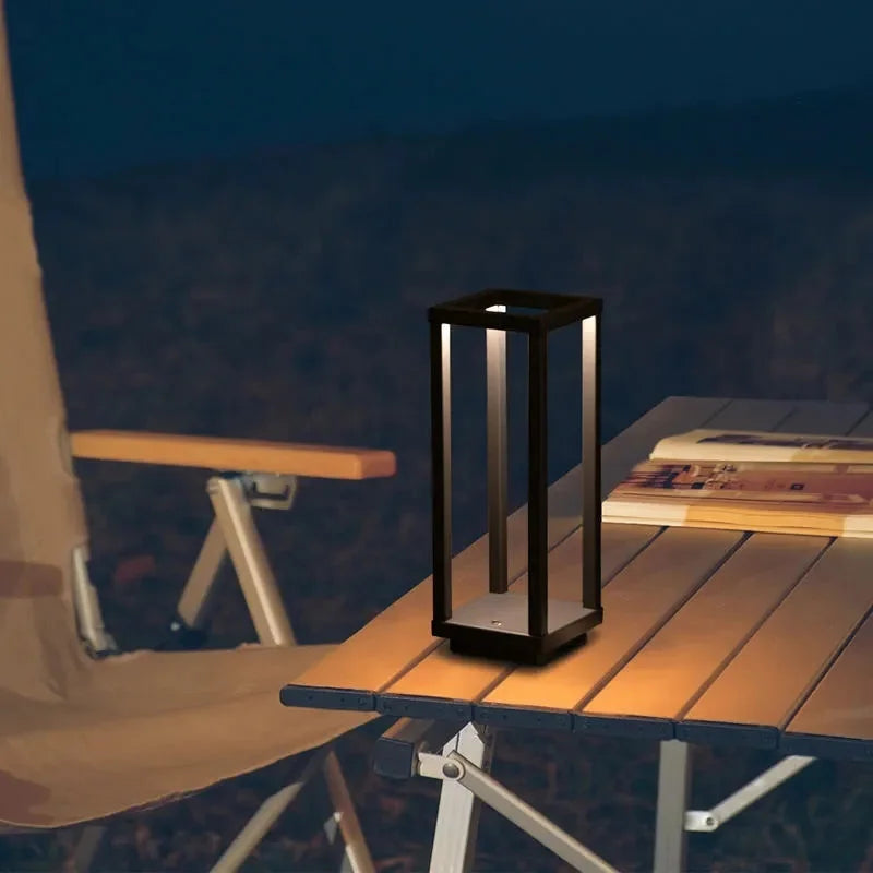 Luminária LED Sem Fio com Toque e Bateria Recarregável